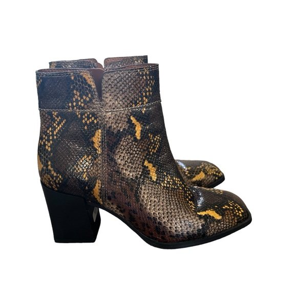 Franco Sarto snake print Booties Women Sz 8 - Picture 3 of 6